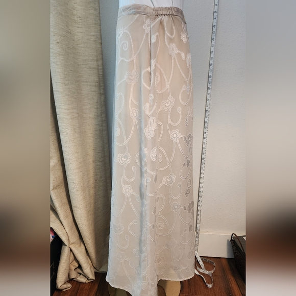 Women's long skirt size Small - Picture 10 of 10